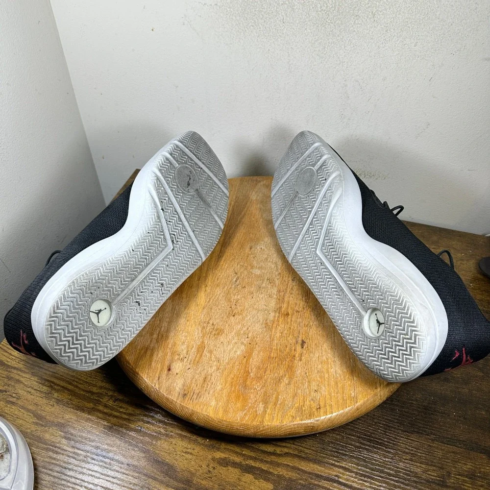 Jordan eclipse black